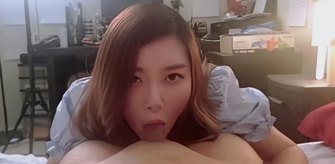 性感黑丝女家教李真勾引学生 骚婊子主动深喉骑乘全自动榨干精液！